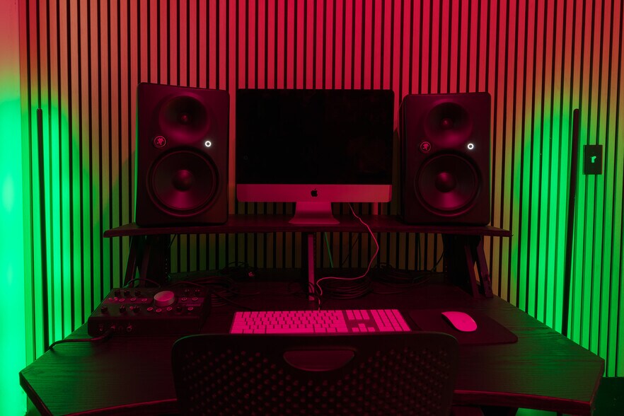 More Photos Of 313 1st Ave S, Seattle Office For Sale