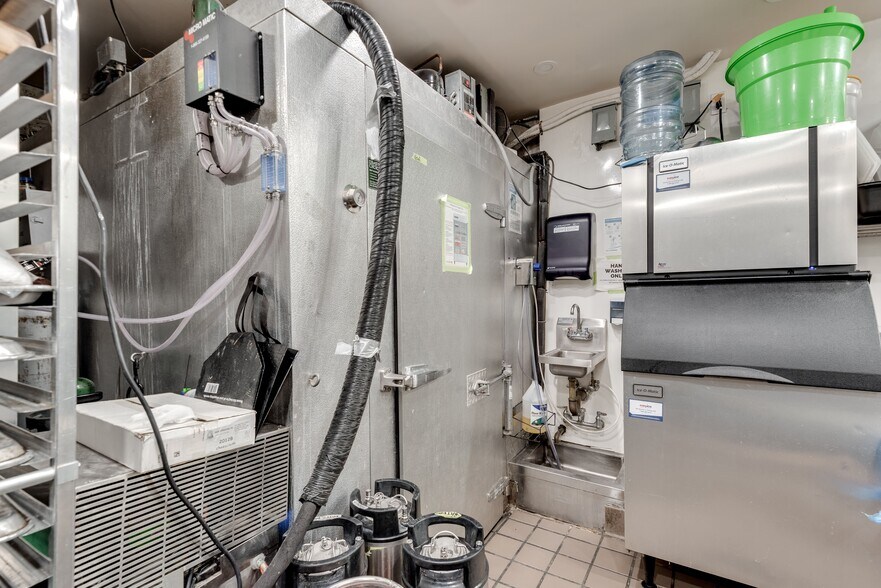 More Photos Of 626 Vanderbilt Ave, Brooklyn Apartments For Sale