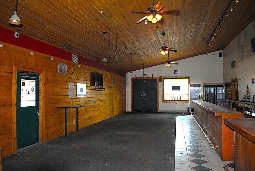 More Photos Of 479 6th Street St, Wells General Retail For Sale