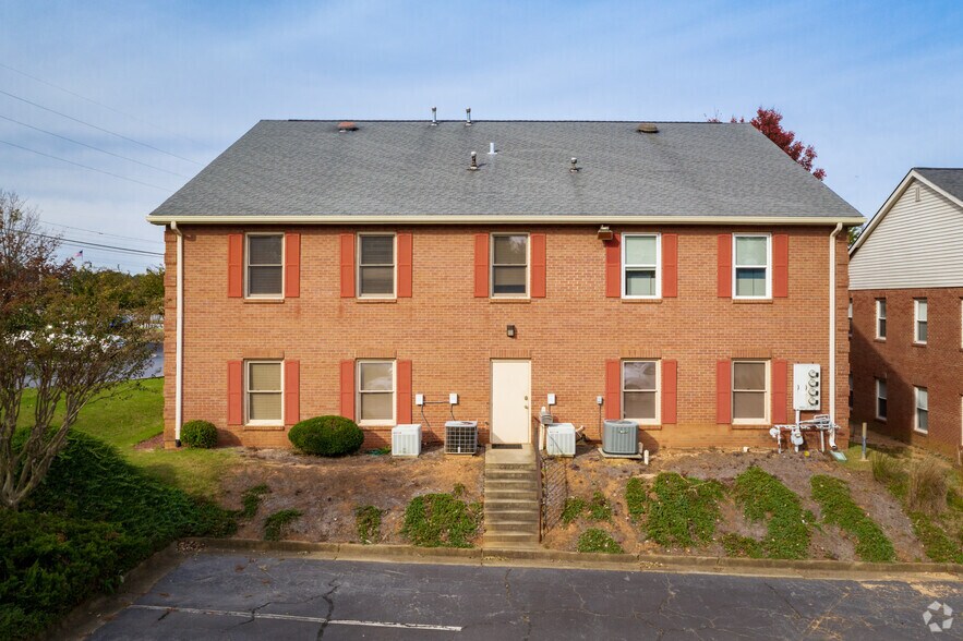 More Photos Of 2440 Sandy Plains Rd, Marietta Office For Sale