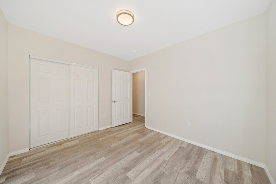 More Photos Of 324 W 51st St, Los Angeles Apartments For Sale