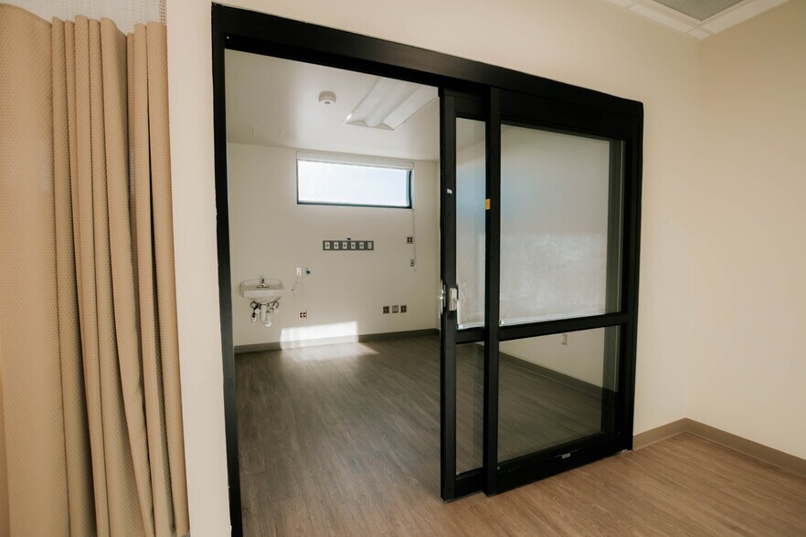 More Photos Of 11880 Physicians dr, El Paso Healthcare For Sale