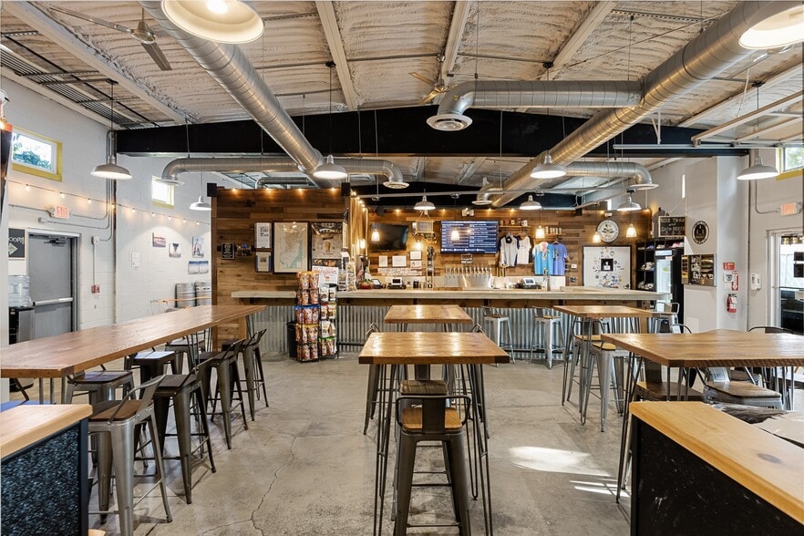 More Photos Of 705 W New York Ave, Somers Point General Retail For Sale