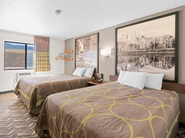 More Photos Of 1412 Warm Springs Dr, Dubois Hotel For Sale