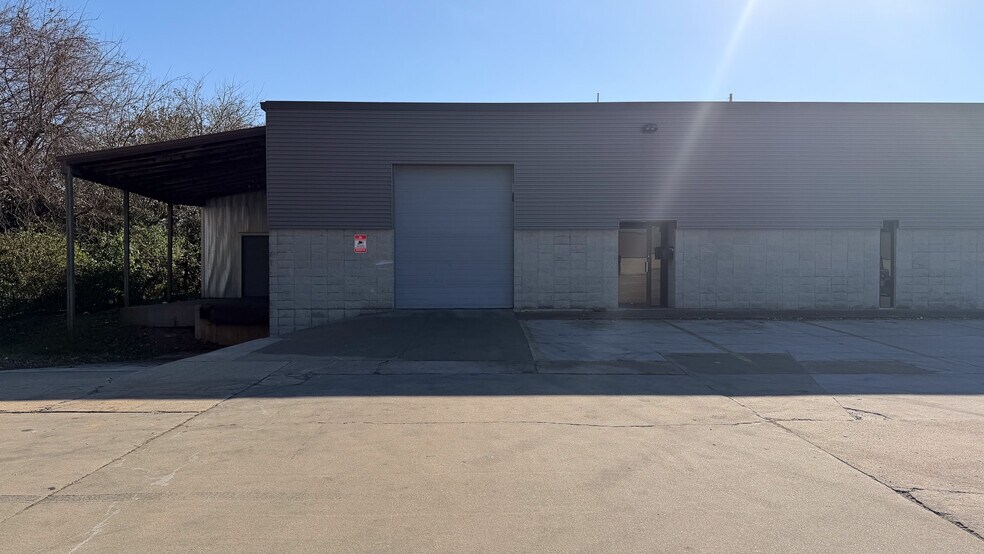 Primary Photo Of 310 S Union Ave, Springfield Manufacturing For Lease