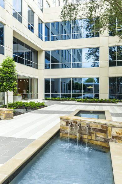 More Photos Of 1401 Enclave Pky, Houston Office For Lease