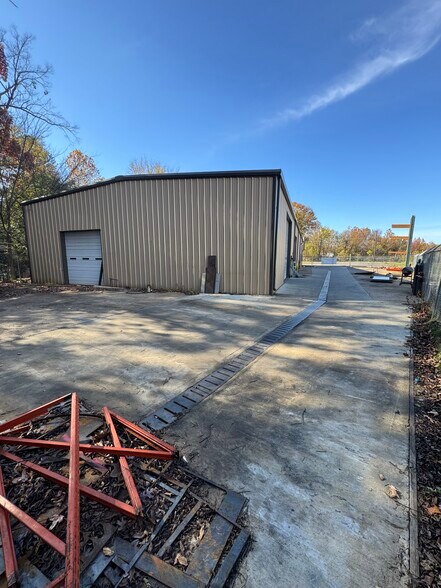 More Photos Of 8765 Old Craft Rd, Olive Branch Light Manufacturing For Lease
