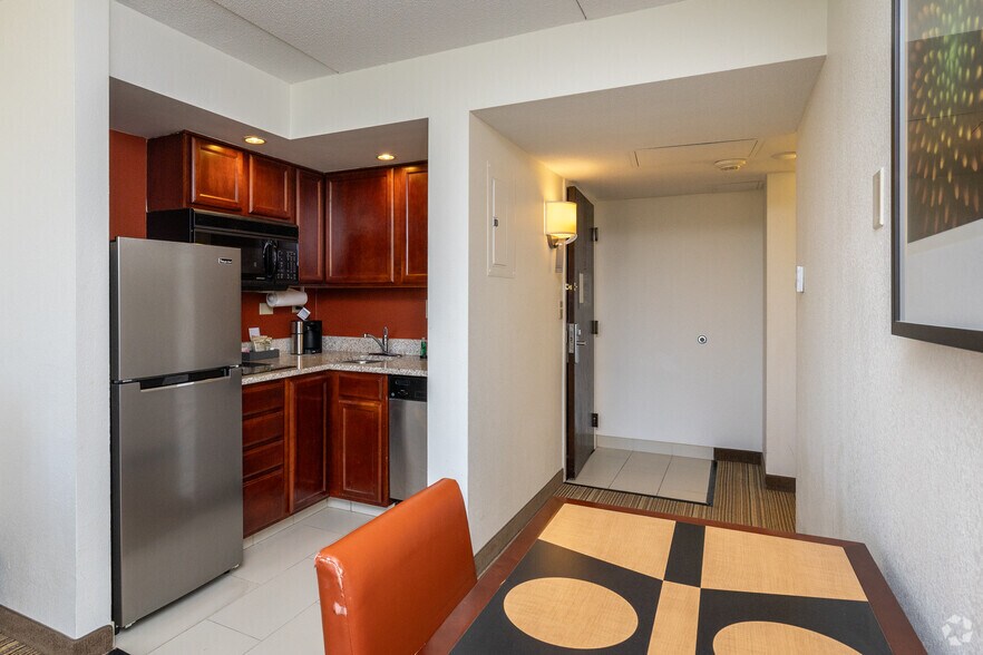 More Photos Of 3400 Edinborough Way, Edina Hotel For Sale