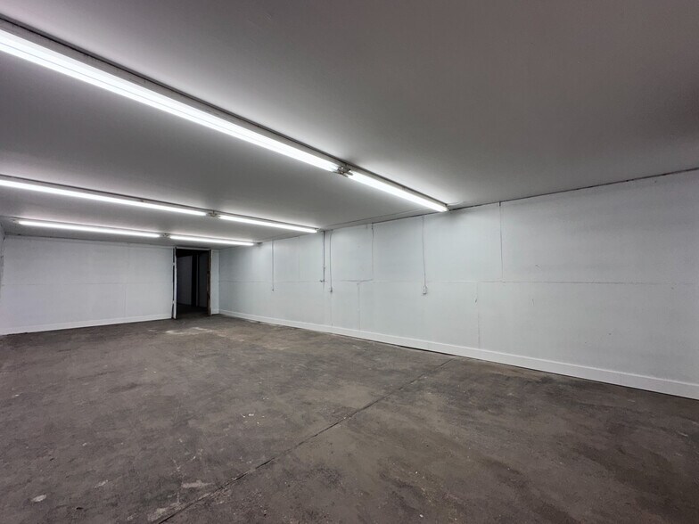 More Photos Of 1530 E 5th Ct, Tulsa Warehouse For Lease