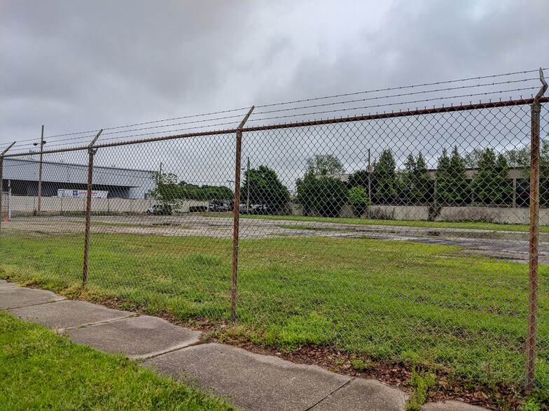 More Photos Of 2701 Richland Ave, Metairie Land For Lease