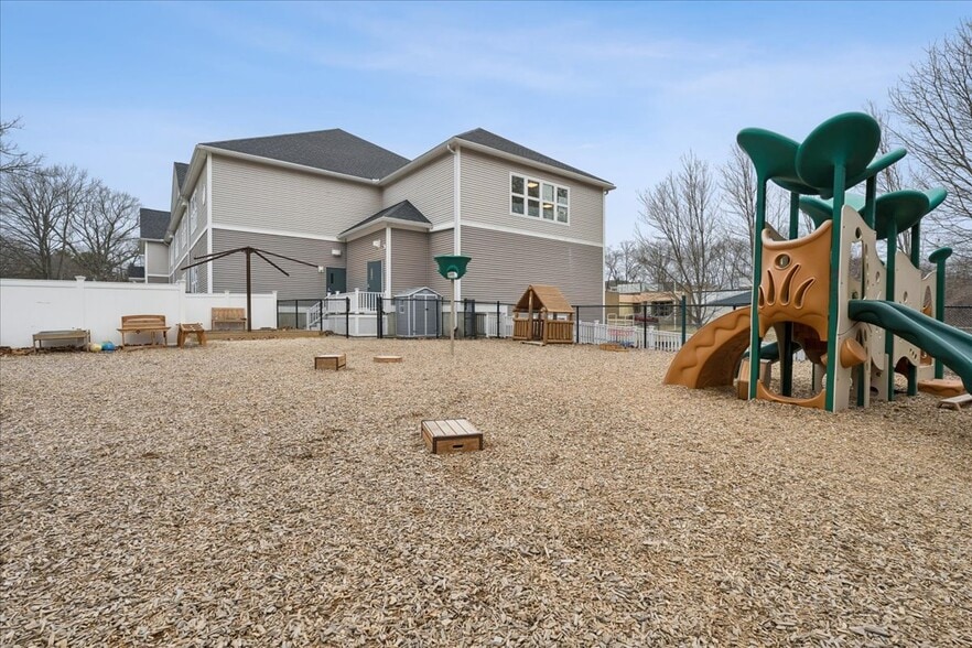 More Photos Of 443 W Lowell Ave, Haverhill Office For Sale