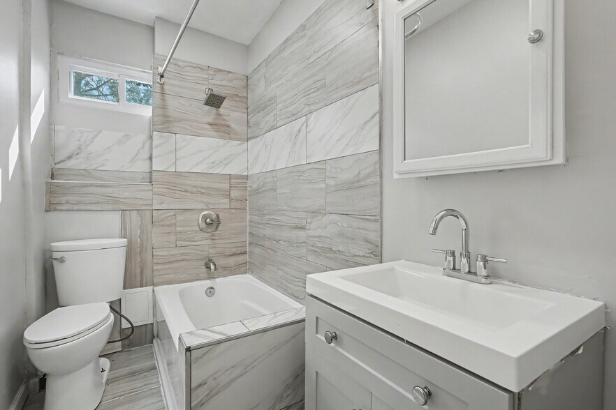 More Photos Of 219 S Orchard St, Wallingford Multifamily For Sale