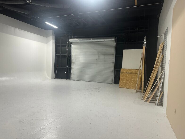 More Photos Of 2955 S Sam Houston Pky E, Houston Flex For Lease