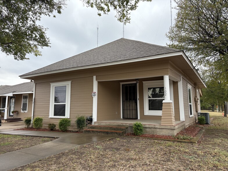 Primary Photo Of 102 Ramsey St, Cedar Hill Office For Lease