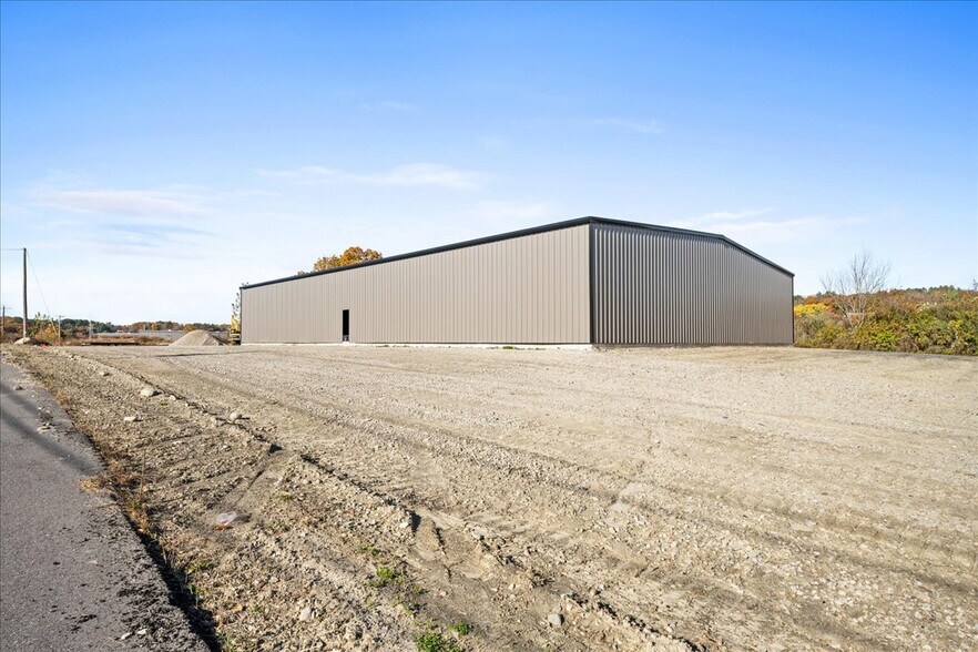 More Photos Of 15 Technology Dr, Auburn Warehouse For Lease