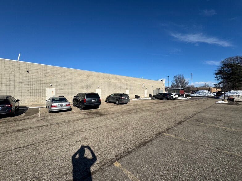 Primary Photo Of 3013 W Shore Dr, Holland Storefront For Lease