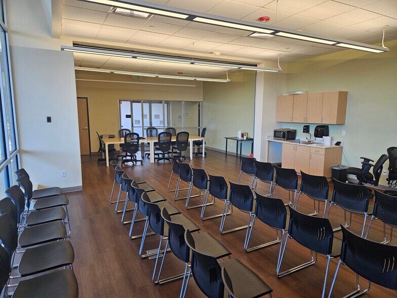 More Photos Of 10690 Del Mar Pky, Aurora Unknown For Lease