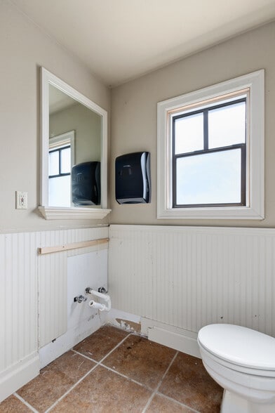 More Photos Of 2602 Grand Ave, Everett Office For Sale