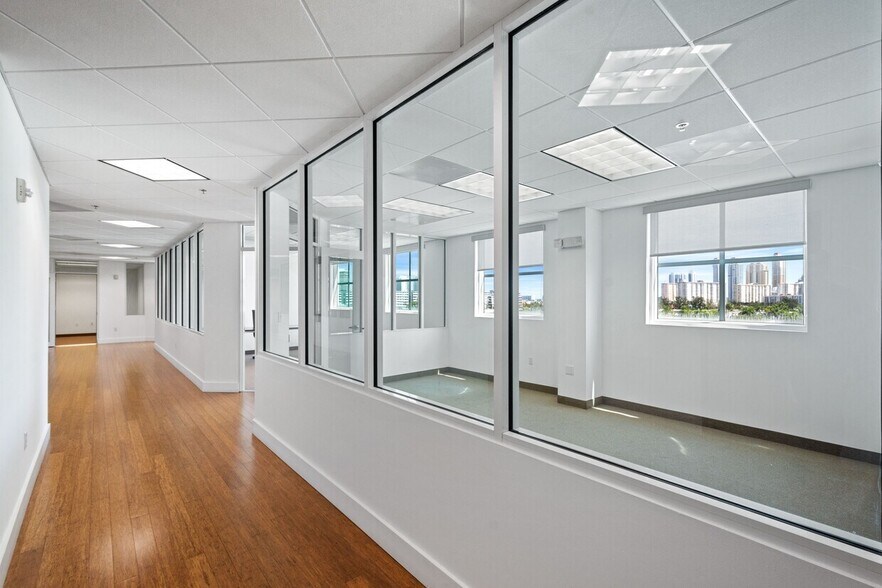 More Photos Of , North Miami Beach Office For Sale