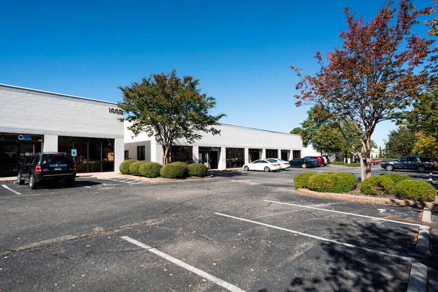More Photos Of 1679 Bonnie Ln, Cordova Office For Lease