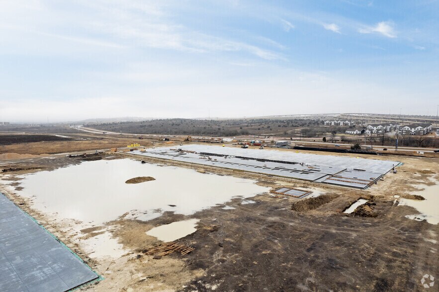 More Photos Of Parmer Lane & US 290, Manor Distribution For Lease