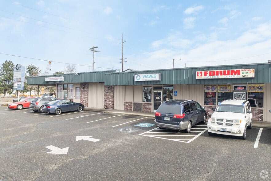 More Photos Of 13116 NE Sandy Blvd, Portland Storefront Retail Office For Sale