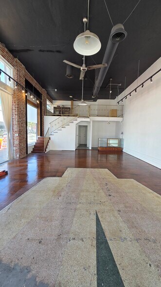 More Photos Of 403-411 W 6th St, San Pedro Storefront Retail Office For Lease