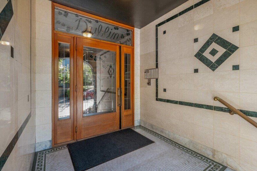 More Photos Of 1052 E Thomas St, Seattle Apartments For Sale