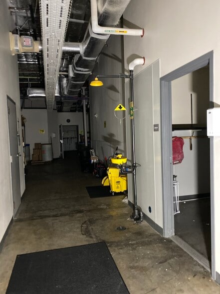 More Photos Of 4300-4302 Fairmont Pky, Pasadena Unknown For Lease