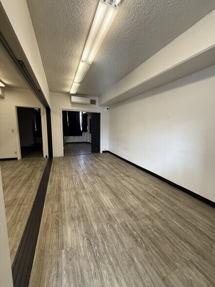 More Photos Of 931 University Ave, Honolulu General Retail For Sale
