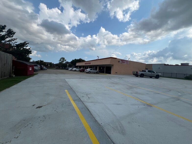More Photos Of 501 1/2 El Dorado Blvd, Webster General Retail For Sale