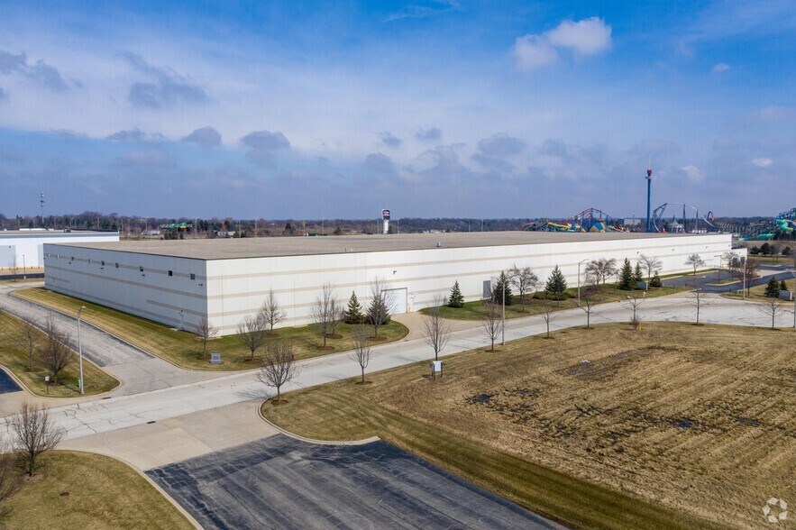 More Photos Of 5650 Centerpoint Ct, Gurnee Warehouse For Lease