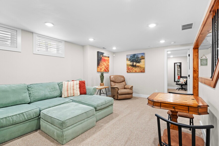 More Photos Of 207 Main St, Rexburg Office For Sale