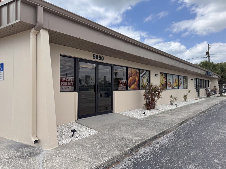 More Photos Of 5050 Gulf Blvd, Saint Petersburg Storefront For Lease