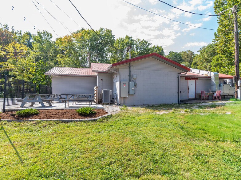 More Photos Of 8939 E Southshore Dr, Unionville Restaurant For Sale