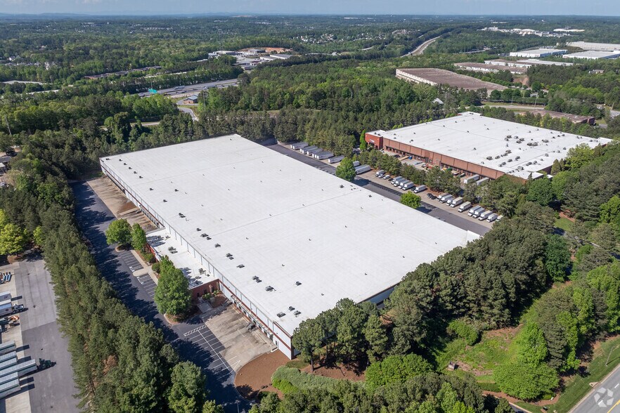 More Photos Of 300 Horizon Dr, Suwanee Warehouse For Lease
