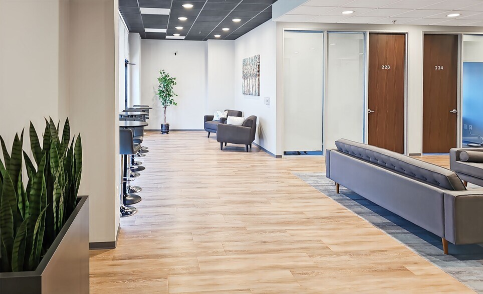 More Photos Of 18722 University Blvd, Sugar Land Coworking Space