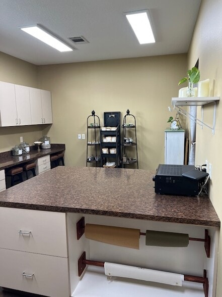 More Photos Of 612 State Highway 3, League City Freestanding For Sale