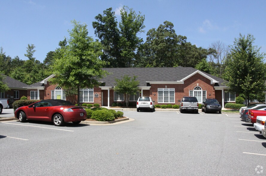 More Photos Of 2450 Atlanta Hwy, Cumming Medical For Lease