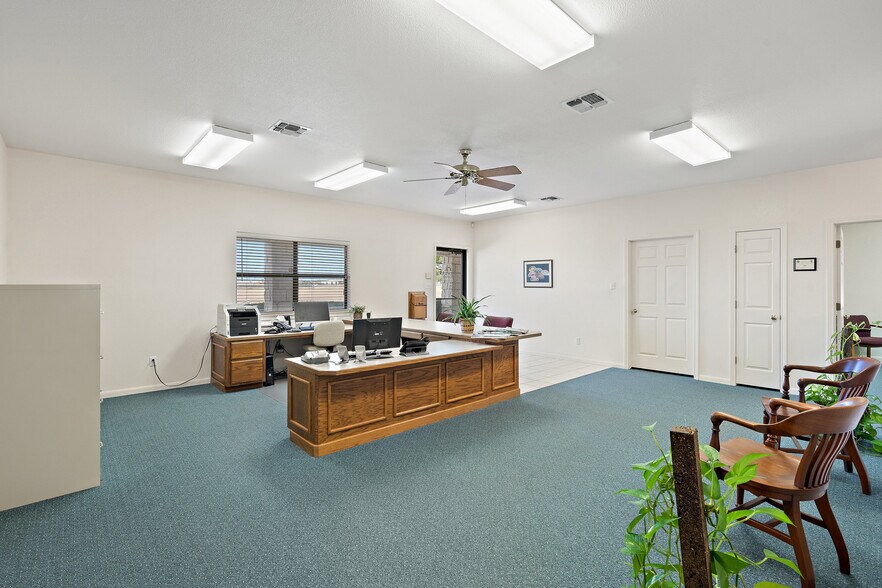 More Photos Of 409 Mallard Ln, Taylor Office Residential For Lease