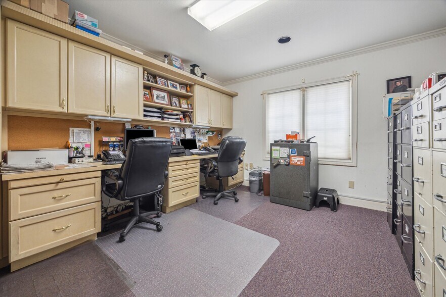 More Photos Of 5135 Edloe St, Houston Office Residential For Sale