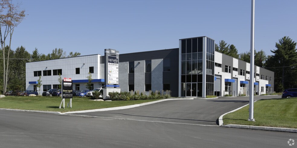 More Photos Of 104 Rue Émilien-Marcoux, Blainville Warehouse For Sale