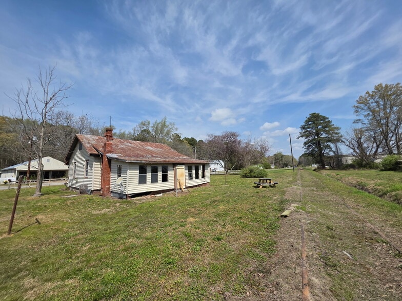 More Photos Of 1006 Badham Rd, Edenton Flex For Sale