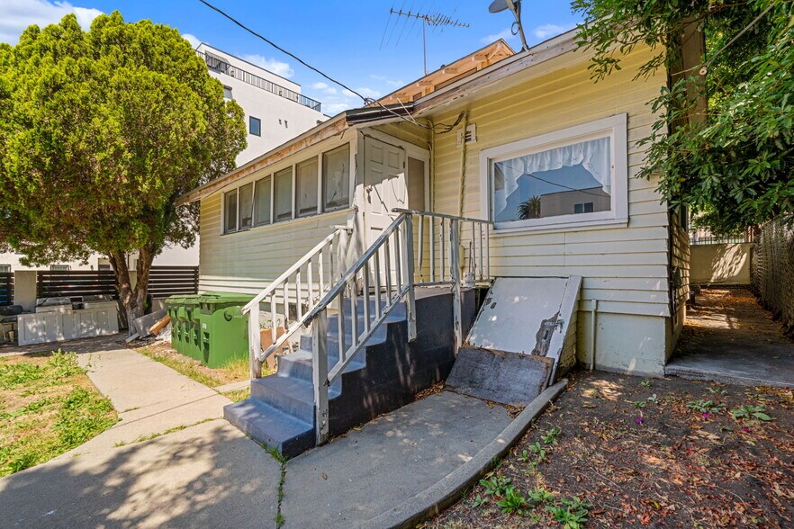 More Photos Of 4458 Maplewood Ave, Los Angeles Multifamily For Sale