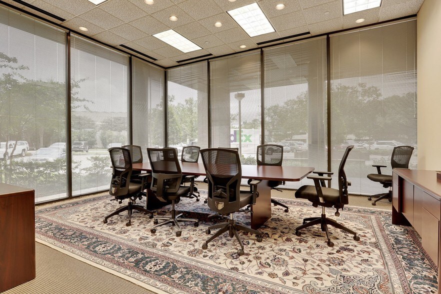 More Photos Of 8555 United Plaza Blvd, Baton Rouge Office For Lease