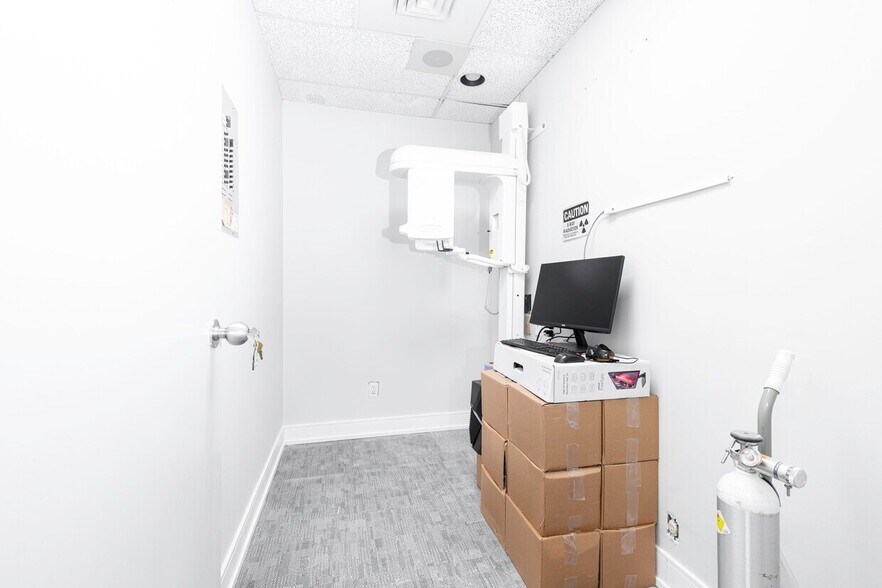 More Photos Of 3852 Finch Ave, Toronto Office For Sale