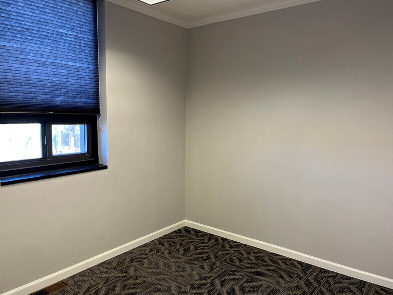 More Photos Of 411 W 5th St, McCook Office For Sale