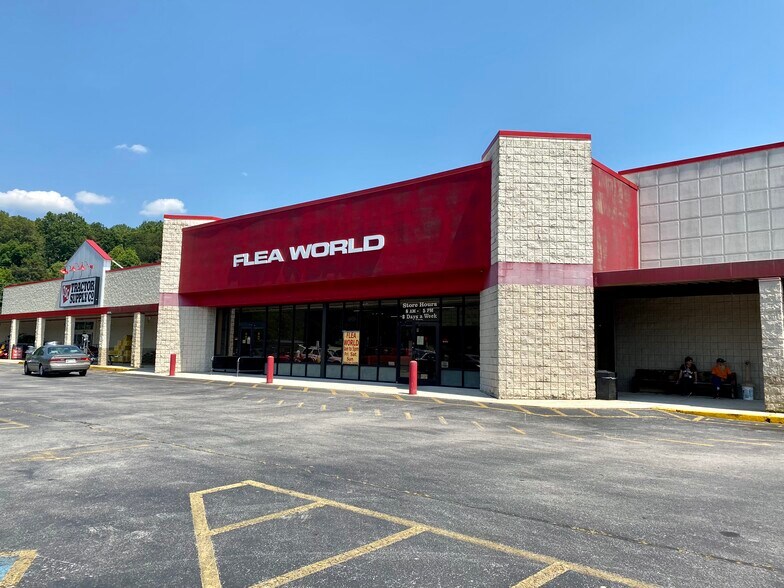 More Photos Of 1496 N Gateway Ave, Rockwood Storefront For Lease