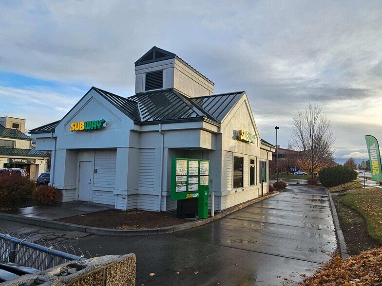More Photos Of 515 NE Bellevue Dr, Bend Fast Food For Sale