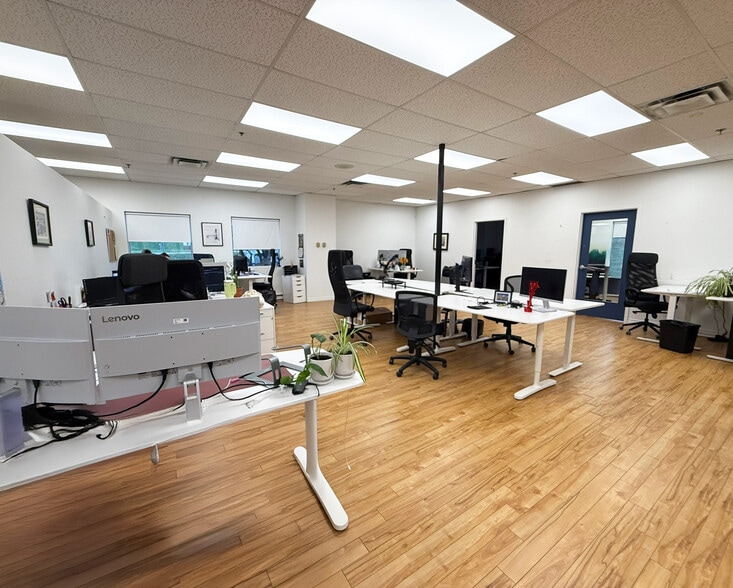 More Photos Of 20-24 Akerley Blvd, Dartmouth Distribution For Lease